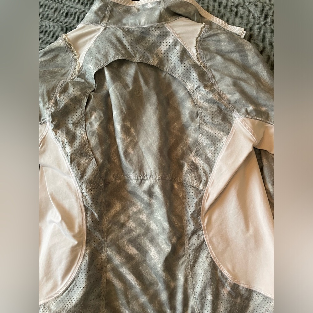 Lululemon Running Jacket - Picture 6 of 6